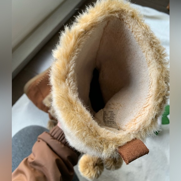 Toms Suede and Faux Fur Moccasin Pom Pom Boots - Picture 10 of 15